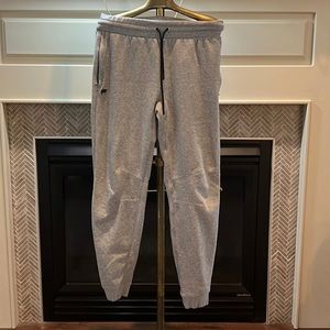 Fabletics Men’s Medium Grey Sweat Pants